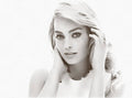 Actress Margot Robbie - Poster | Canvas Wall Art Print