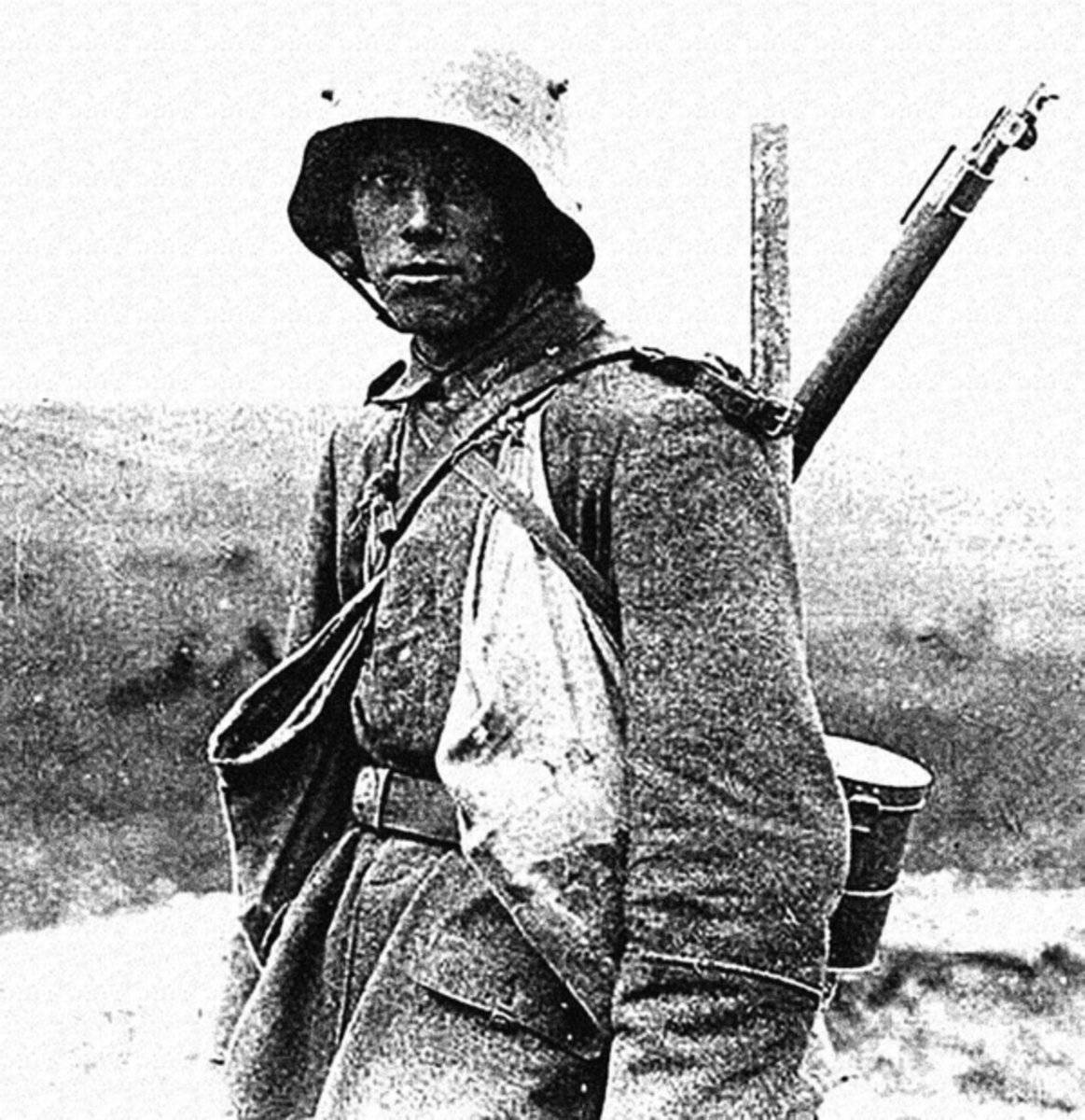 A German Soldier At The Battle Of The Somme 1916 - Rapper - Poster | Canvas Wall Art Print