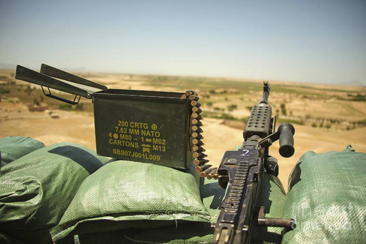 A M240B Medium Machine Gun - Poster | Canvas Wall Art Print