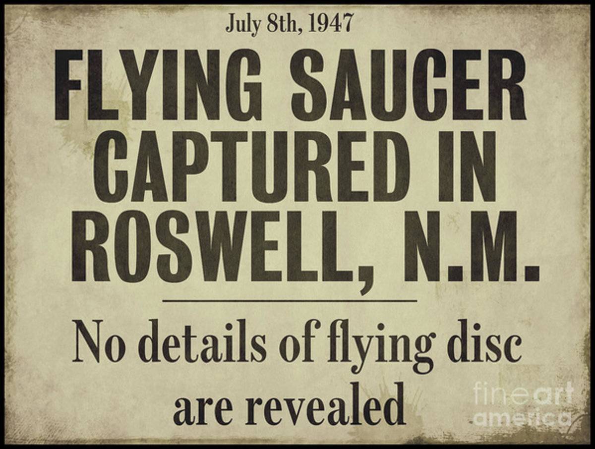 Flying Saucer Roswell Newspaper - Poster | Canvas Wall Art Print