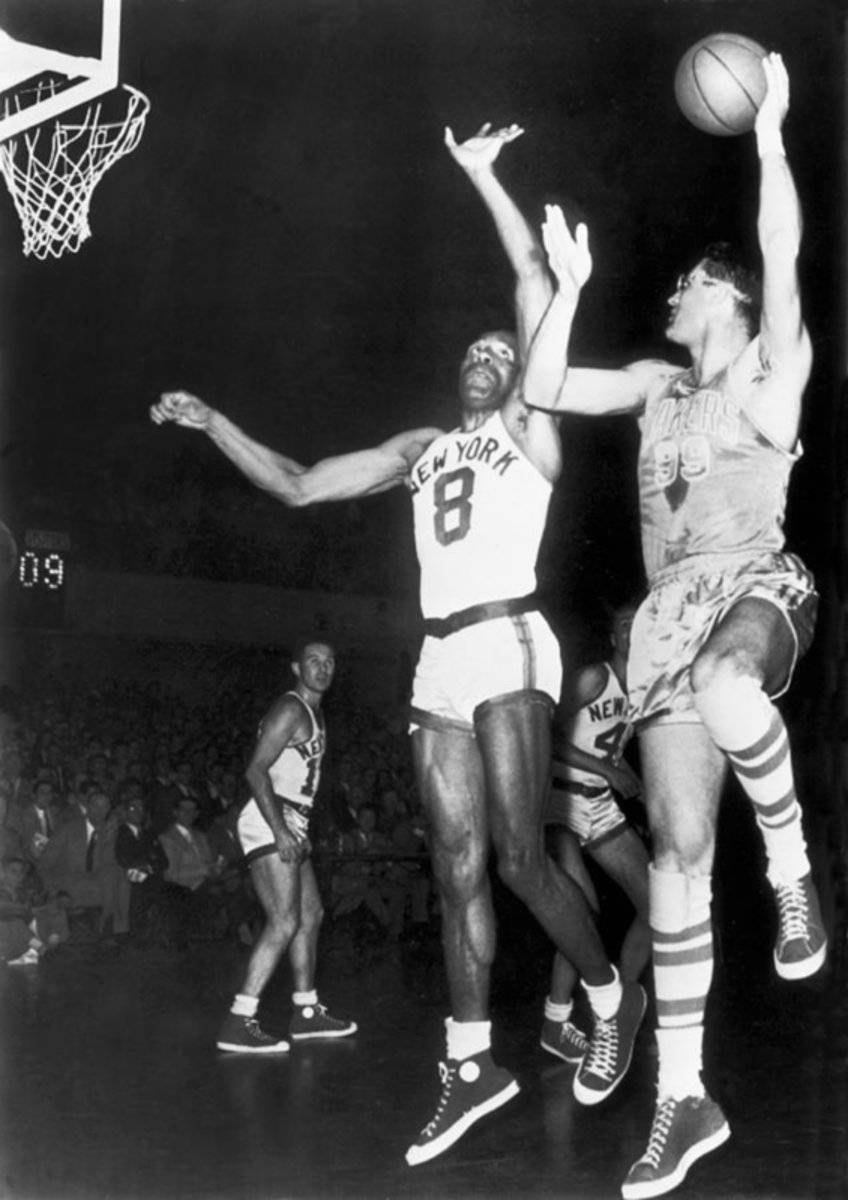 George Mikan Hook Shot - Poster | Canvas Wall Art Print
