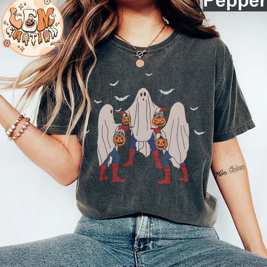 Comfort Colors Retro Spider Man Halloween Shirt Women, Three Spider Man Meme Multiverse Marvel Graphic Tee, Spooky Fan Gift for Her Aesthetic