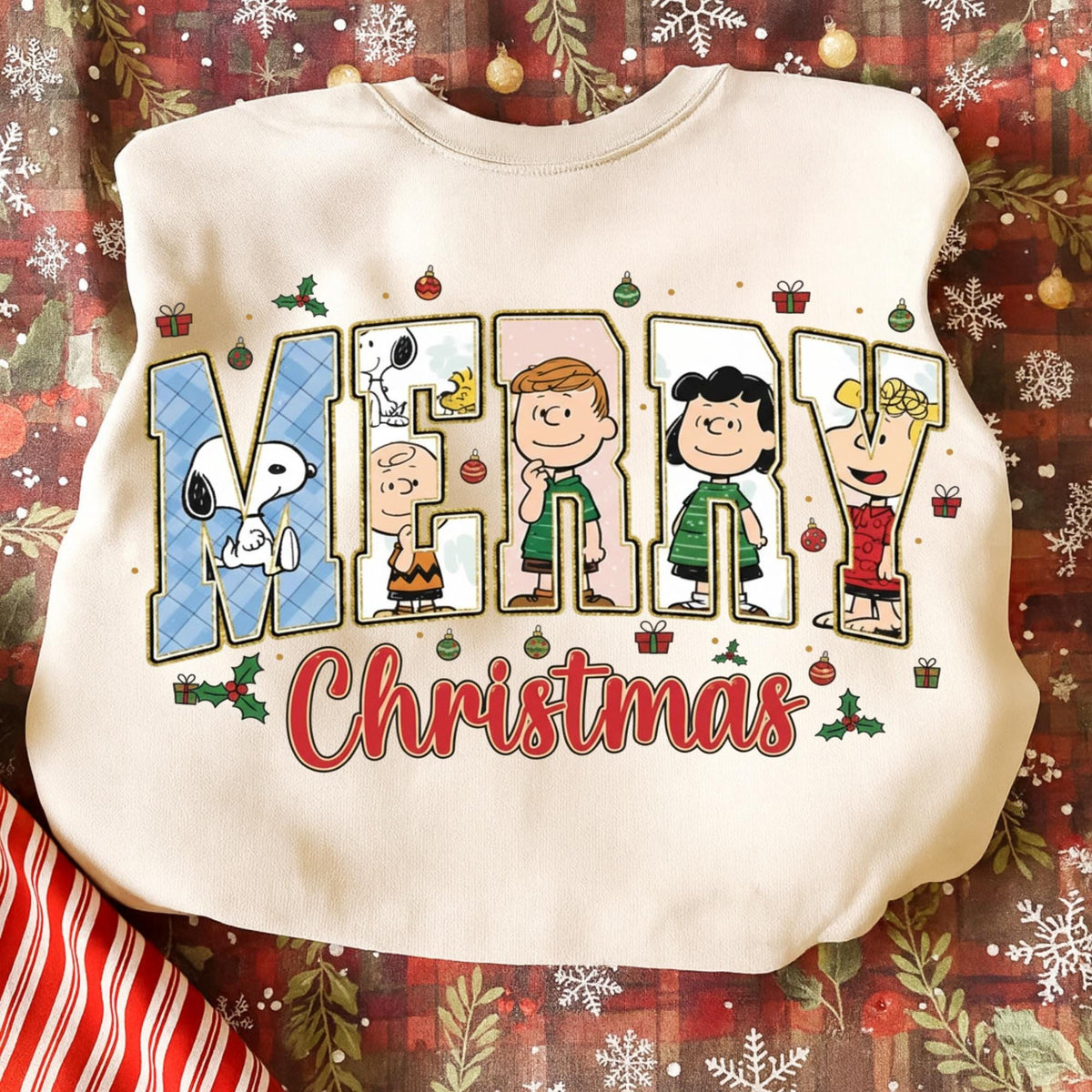Comfort Colors Snoopy Christmas Shirt Women, Charlie Brown Peanuts Woodstock Friends Holiday Season Cartoon Dog Graphic Tee, Gift for Her Aesthetic