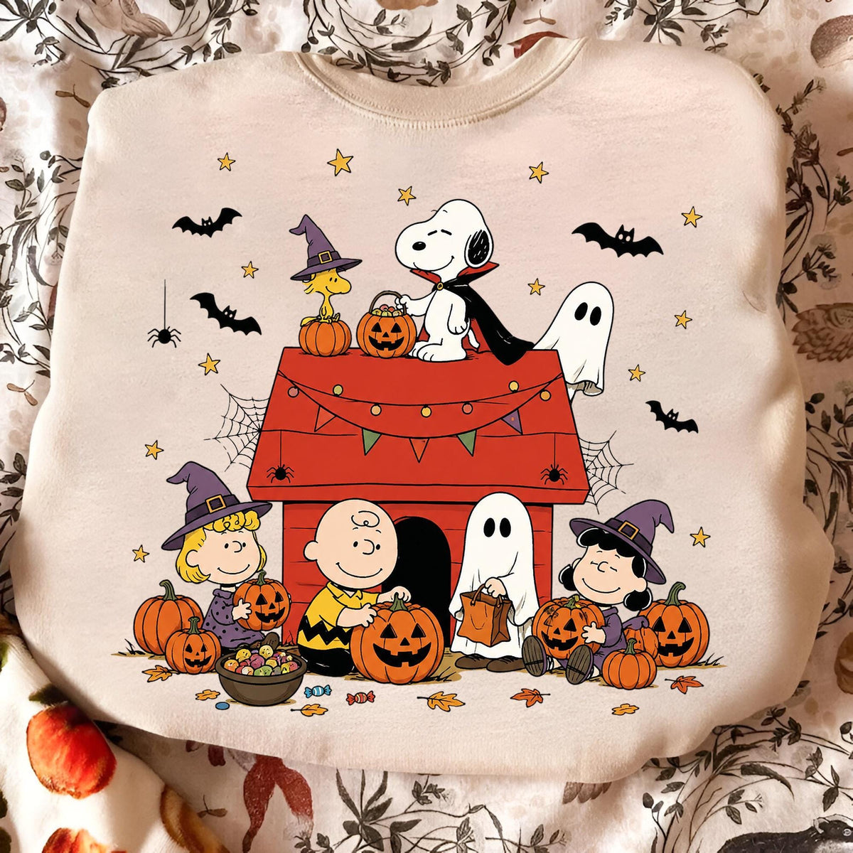 Comfort Colors Snoopy Halloween Shirt Women, Peanuts Charlie Brown Lucy Sally Woodstock Ghost Pumpkin Graphic Tee, Spooky Season Gift for Her Aesthetic