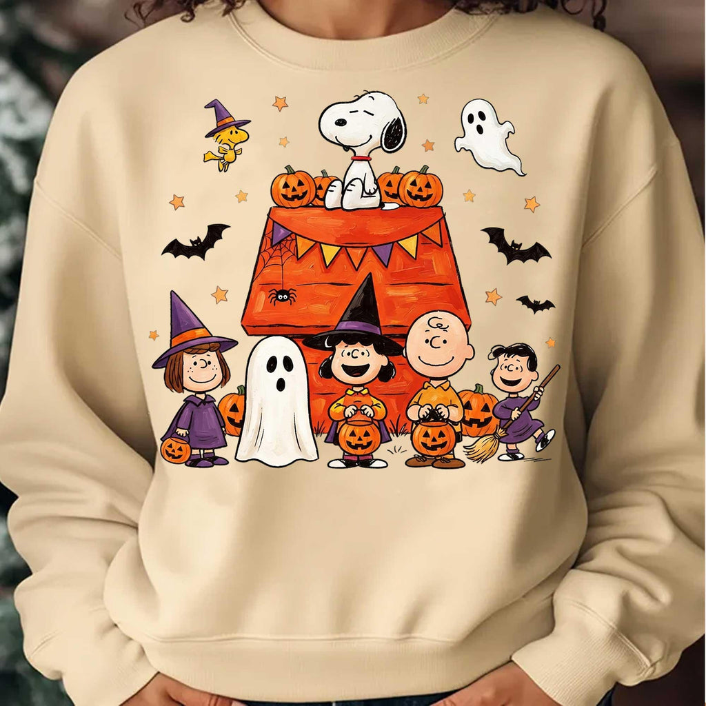 Comfort Colors Snoopy Halloween Shirt Women, Charlie Brown Peanuts Spooky Boo Halloween Pumpkin Family Graphic Tee, Spooky Season Gift for Her Aesthetic