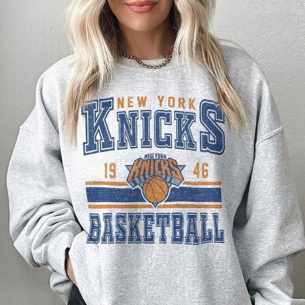 New York Knicks Vintage Sweatshirt Retro Basketball 90s Graphic Tee NYC Hoops Crewneck Unisex