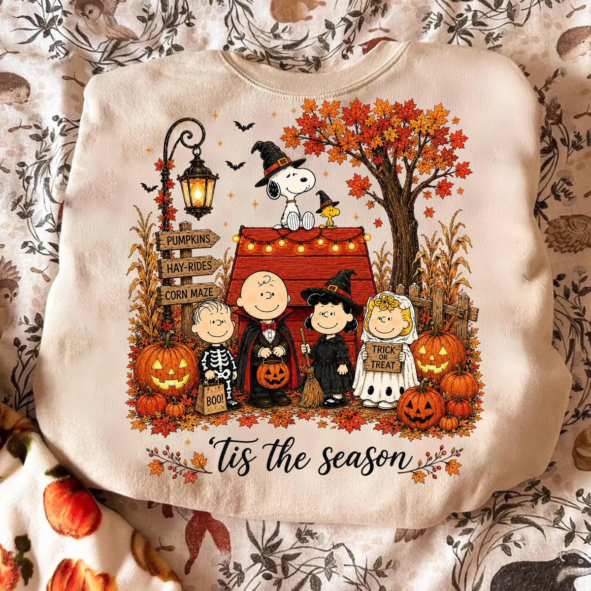 Comfort Colors Snoopy Halloween Shirt Women, Charlie Brown Peanuts Spooky Trick or Treat Tis the Season Ghost Graphic Tee, Gift for Her Aesthetic