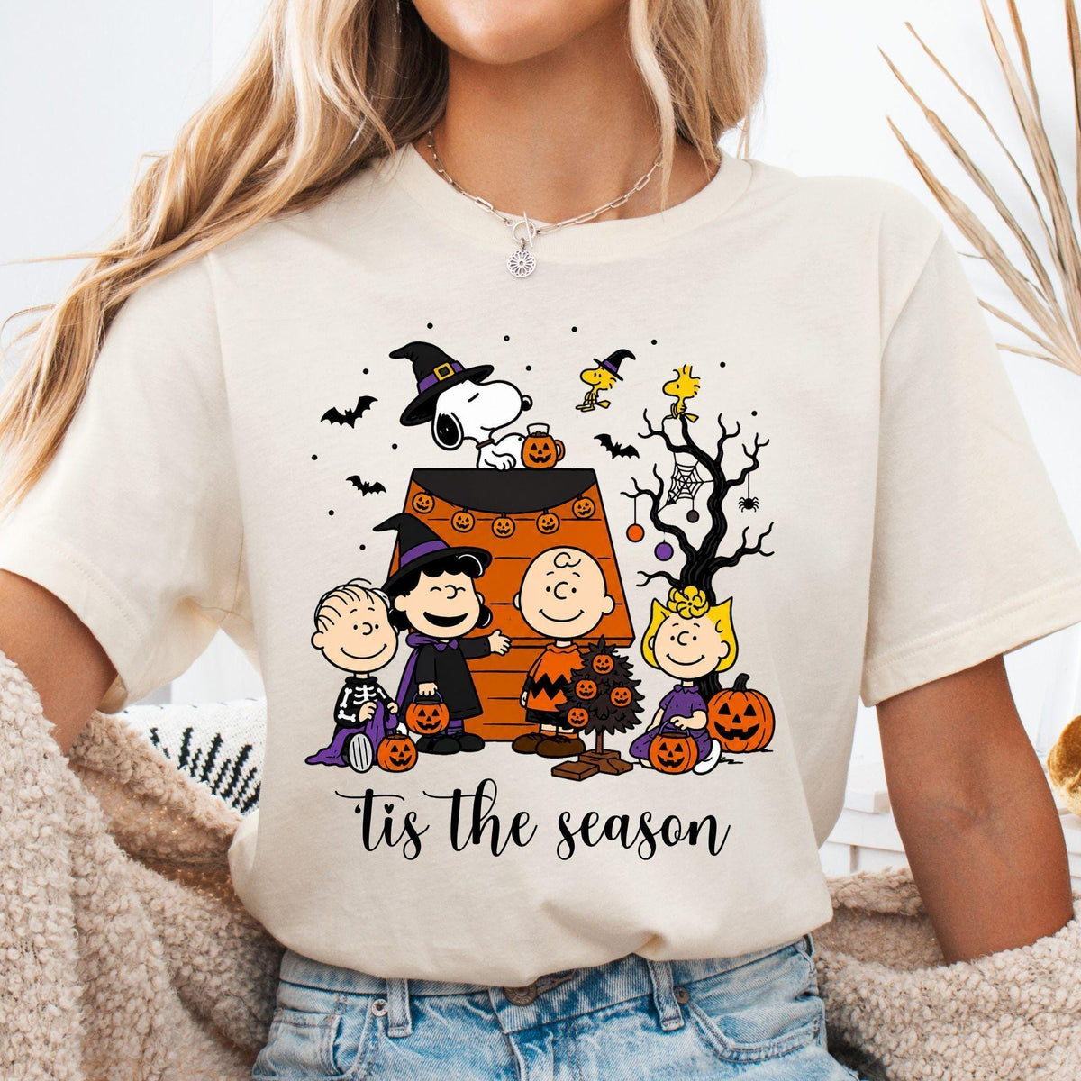 Comfort Colors Halloween Snoopy Puppy Friends Shirt Women, Vintage Comic Spooky Fall Dog Trick or Treat Cute Charlie Brown Graphic Tee, Gift for Her Aesthetic