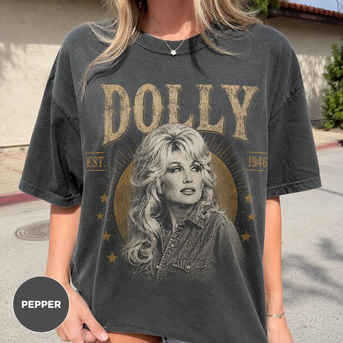 Comfort Colors Dolly Parton Est 1946 Shirt Women, Vintage Nashville Country Music Retro Graphic Tee, Fan Gift for Her Aesthetic