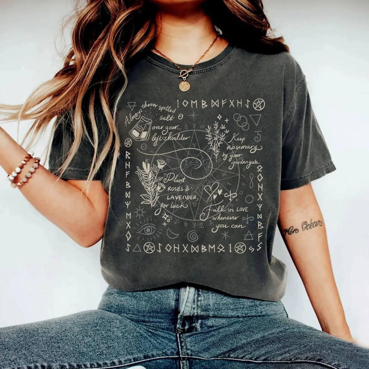Comfort Colors Practical Magic Flower Shirt Women, Sally Gillian Owens 90s Bootleg Vintage Wildflower Witch Movie Graphic Tee, Spooky Season Gift for Her Aesthetic