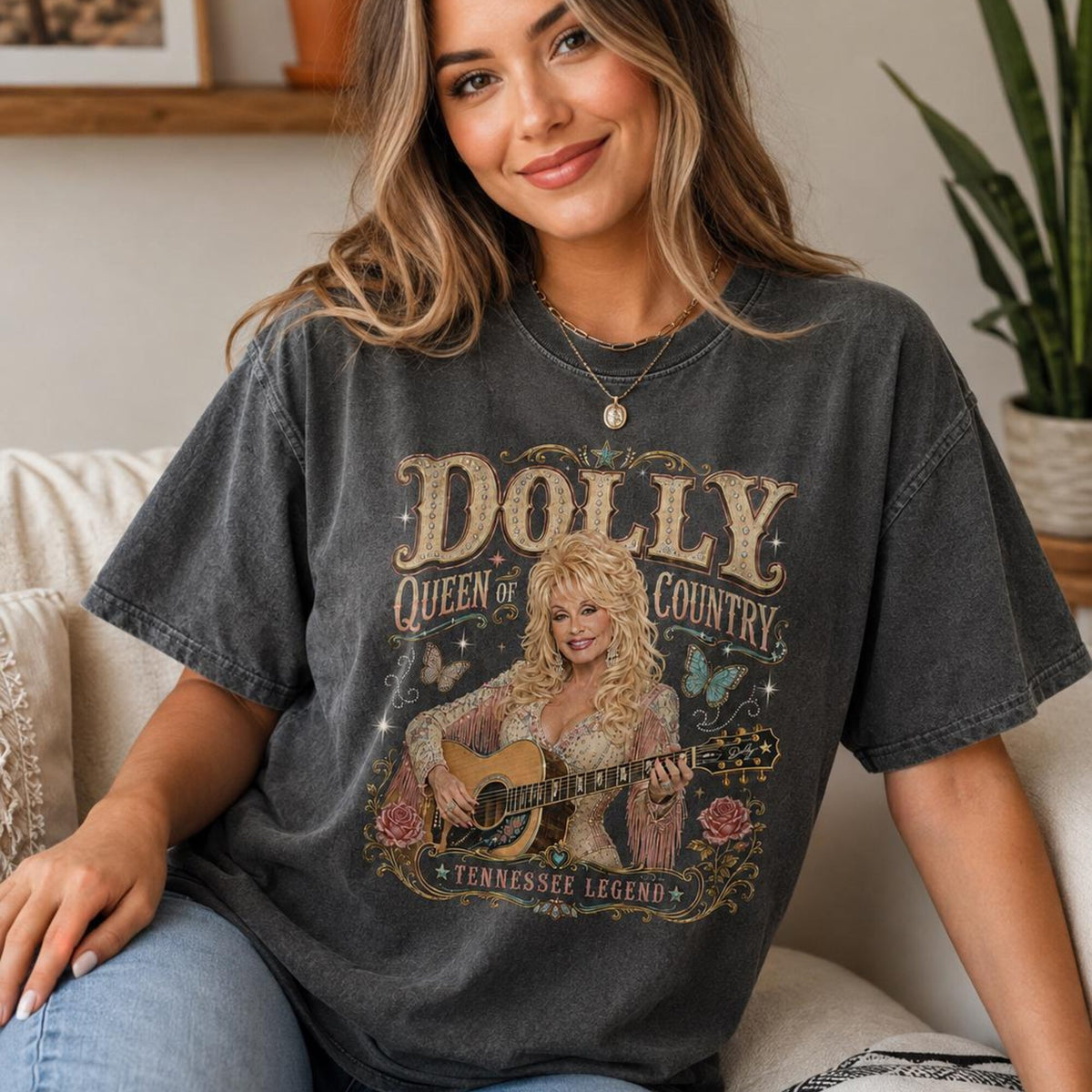 Comfort Colors Dolly Parton Queen of Country Shirt Women, Tennessee Legend Vintage Country Music Western Cowgirl Graphic Tee, Fan Gift for Her Aesthetic