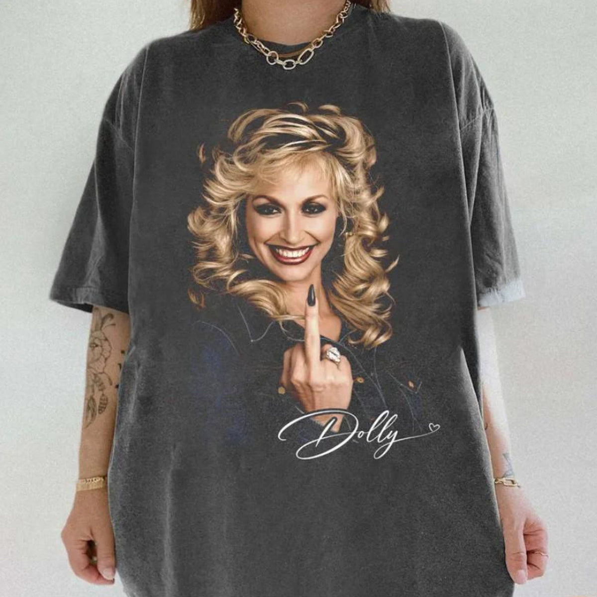 Comfort Colors Dolly Parton Middle Finger Shirt Women, Vintage Western Cowgirl Retro 90s Country Music Tennessee Graphic Tee, Fan Gift for Her Aesthetic