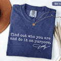 Comfort Colors Dolly Parton Quotes Shirt Women, Find Out Who You Are What Would Dolly Do Autograph Graphic Tee, Memorial Fan Gift for Her Aesthetic