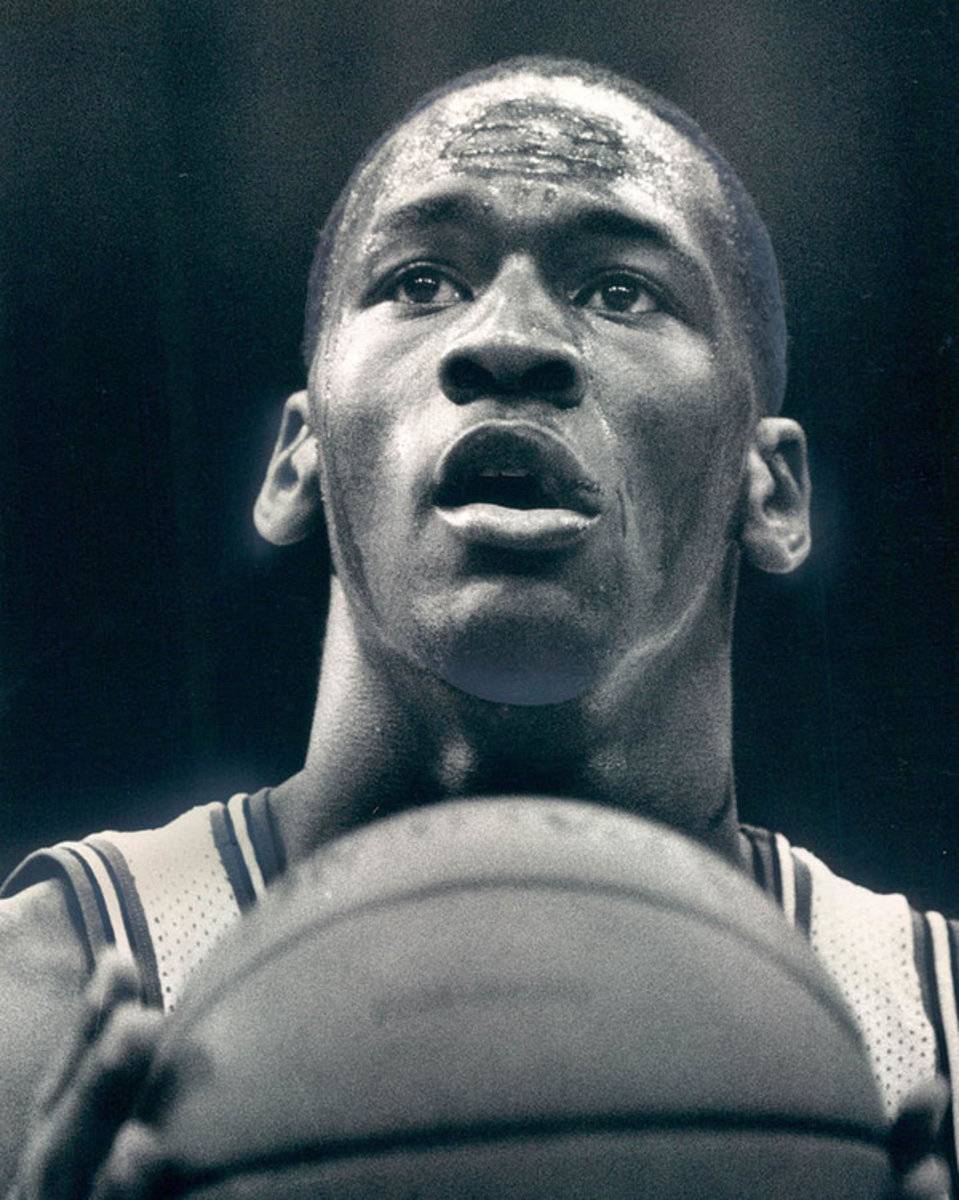 Michael Jordan Shots Free Throw - Poster | Canvas Wall Art Print