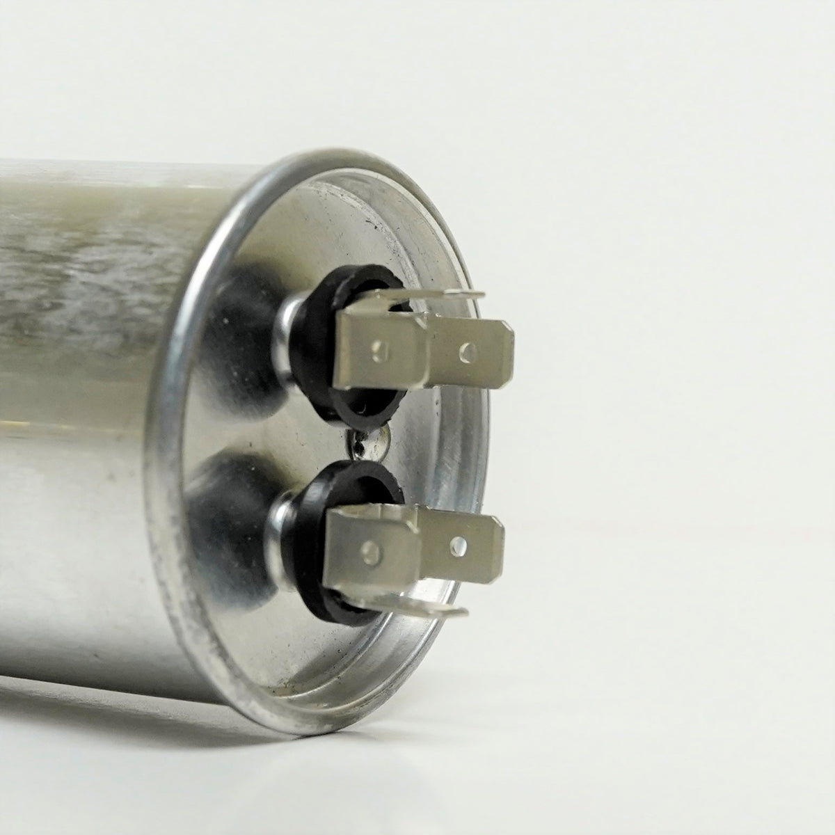 TitanPro TRCF40 HVAC Round Motor Run Capacitor 40 MFD/UF 440/370 Volts