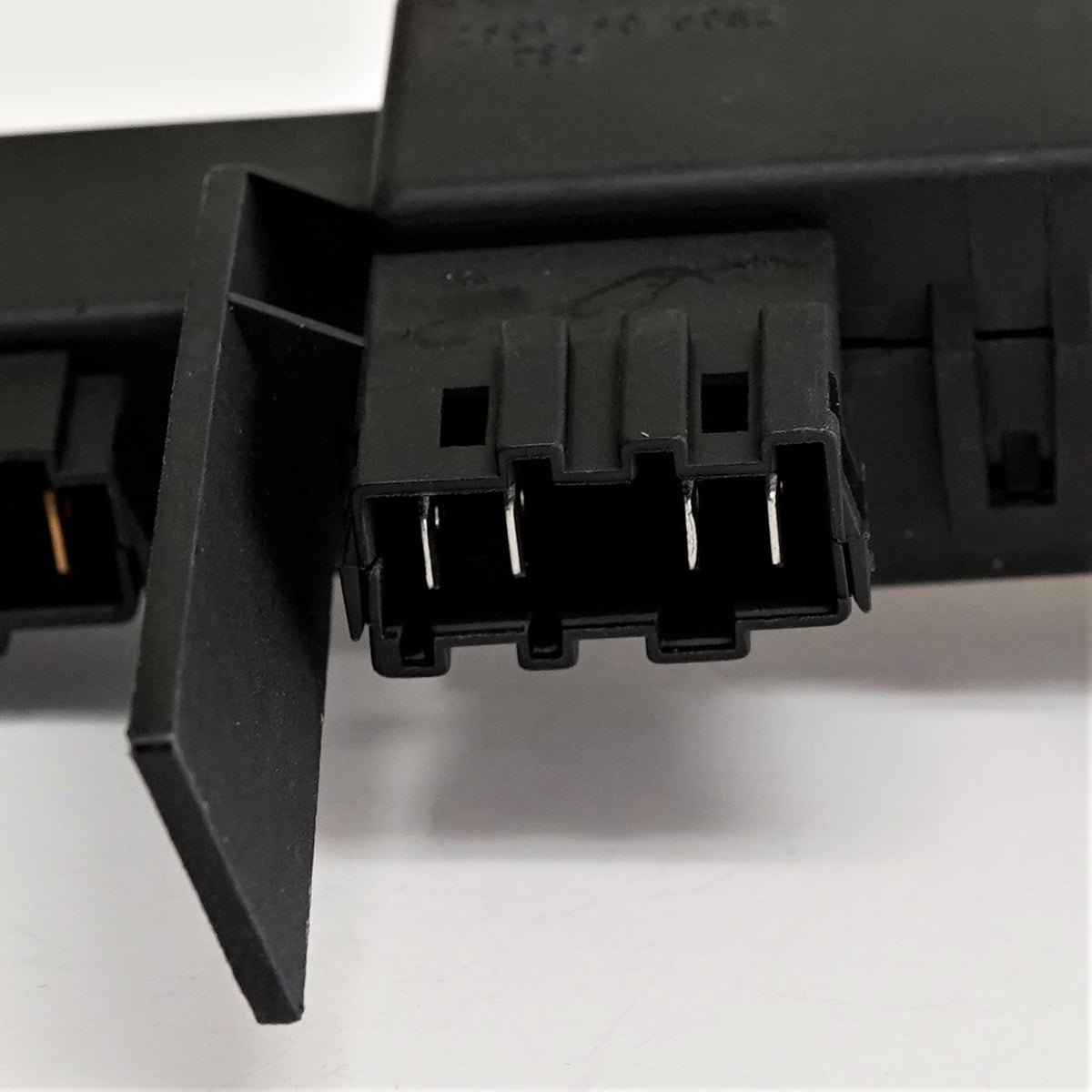 Supco ES519B Washer Door Lock Switch for Samsung DC64-00519B Whirlpool WP8182634