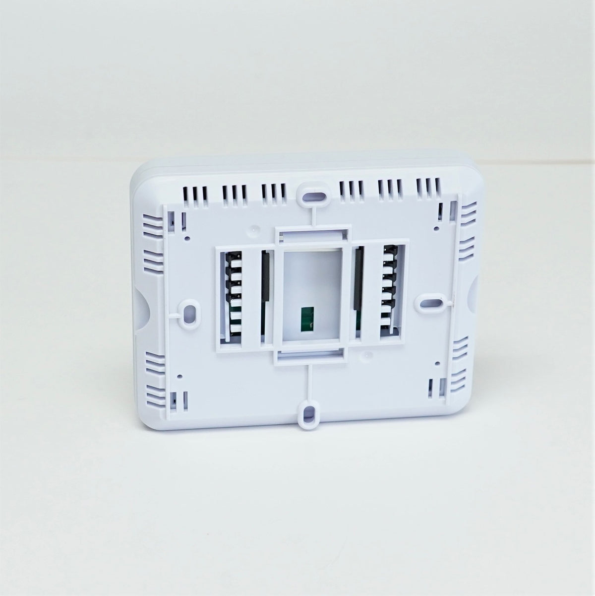 Robertshaw Programmable Multi-Stage 2H/1C 7 Day Wall Thermostat RS9210